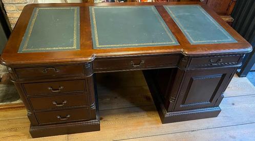 Bureau 6 laden en 1 deurtje, blad is met groen lederen inleg, Huis en Inrichting, Bureaus, Gebruikt, Bureau, Ophalen
