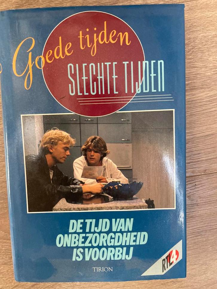 Goede Tijden Slechte Tijden - De tijd van onbezorgdheid, Boeken, Literatuur, Zo goed als nieuw, Nederland, Ophalen of Verzenden