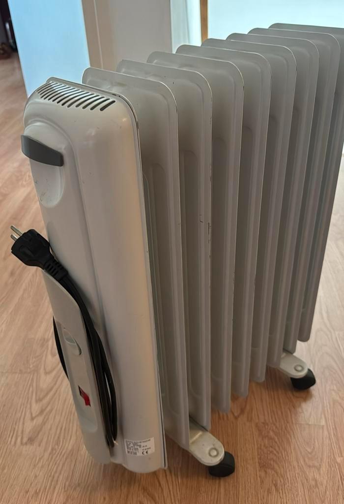 Elektrische, Verrijdbare, Oliegevulde Radiator, Doe-het-zelf en Verbouw, Verwarming en Radiatoren, Zo goed als nieuw, Radiator