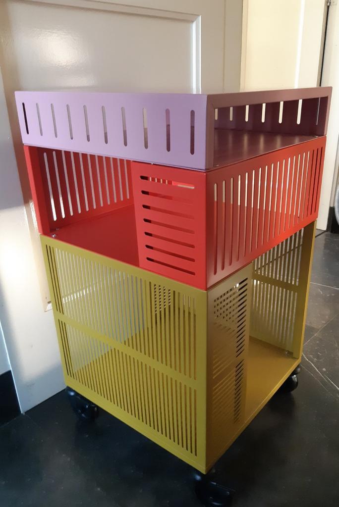 Ikea & Raw Color Tessamans trolley, Antiek en Kunst, Kunst | Designobjecten, Ophalen