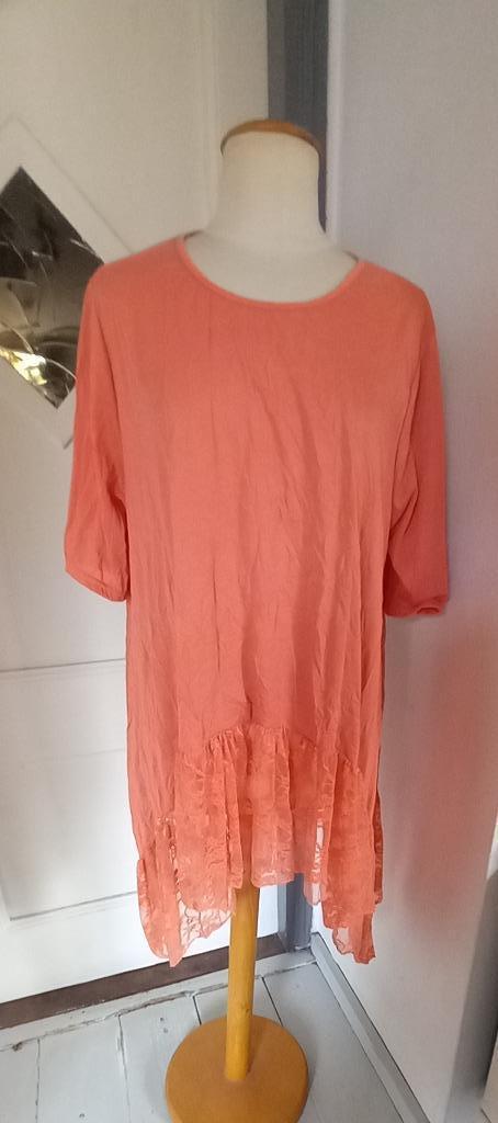 mooie romantische punten tuniek in zalm en breed kanten roes, Kleding | Dames, Blouses en Tunieken, Zo goed als nieuw, Maat 46/48 (XL) of groter