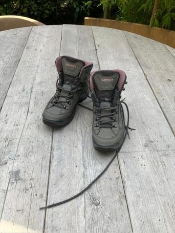 Wandelschoen maat 38 Lowa  beschikbaar voor biedingen
