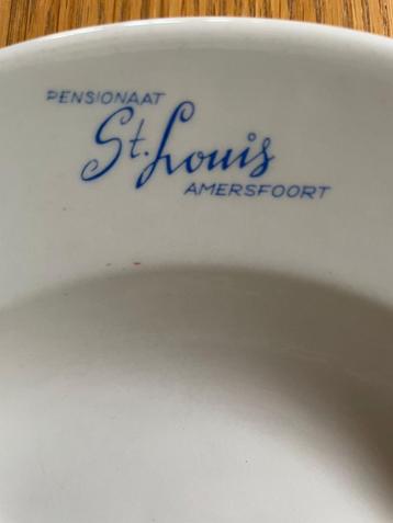 Borden St. Louis kostschool pensionaat vintage Amersfoort beschikbaar voor biedingen