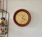 Vintage Rotan Wandklok, Ophalen of Verzenden, Gebruikt, Analoog, Wandklok
