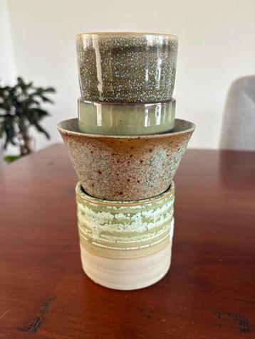 4 kleine aardewerk planten potjes groen/bruin – set beschikbaar voor biedingen