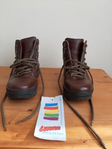 Originele wandelschoenen Loveson. beschikbaar voor biedingen