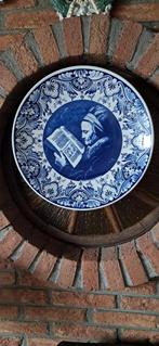 Delfts blauw bord met geleerde, Ophalen of Verzenden