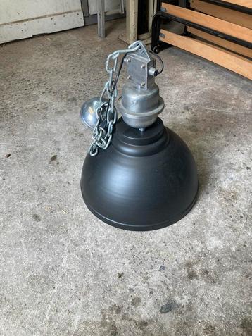 Industriële Hanglamp beschikbaar voor biedingen