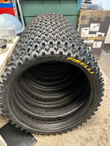 Pirelli Scorpion MX32 Mid Soft 80/100-21 beschikbaar voor biedingen