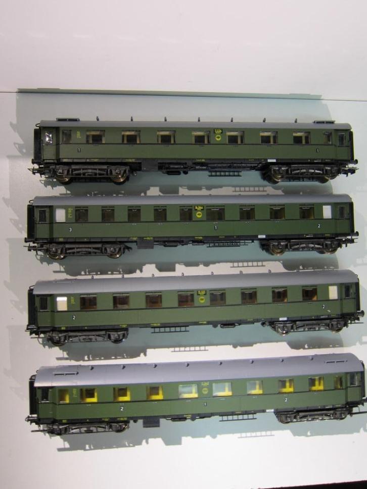 liliput D-wagens HO  4 stuks  set 28-1, Hobby en Vrije tijd, Modeltreinen | H0, Nieuw, Wagon, Gelijkstroom, Liliput, Analoog, Ophalen of Verzenden