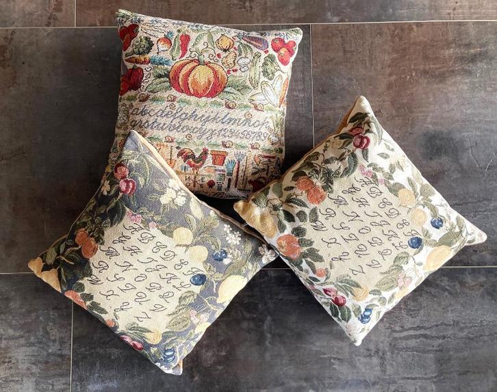 Drie fraaie sierkussentjes nieuw, Huis en Inrichting, Woonaccessoires | Kussens, Nieuw, Overige kleuren, Vierkant, Ophalen of Verzenden