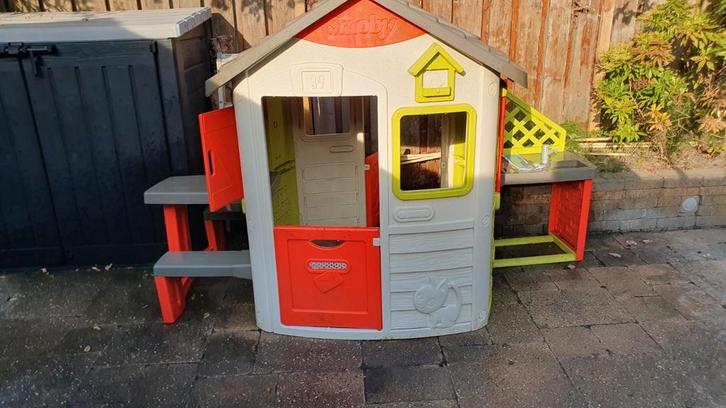 Smoby Speelhuisje met Picknicktafel en Keuken, Kinderen en Baby's, Speelgoed | Buiten | Speelhuisjes, Gebruikt, Plastic, Ophalen