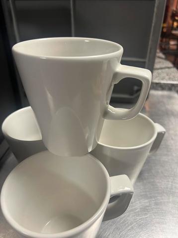 Soep beker beschikbaar voor biedingen