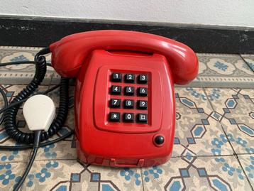 Rode PTT T65 TDK Telefoon met Druktoetsen - Vintage Icoon beschikbaar voor biedingen