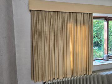 Licht goudkleurige gordijnen ca  B354xH173 beschikbaar voor biedingen