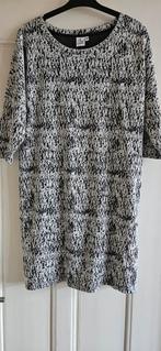 Zwart/witte knielengte jurk maat xxl van de Wibra., Kleding | Dames, Jurken, Zwart, Maat 46/48 (XL) of groter, Ophalen of Verzenden