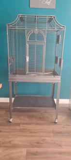 Vogelkooi (merk montana) MOET DIT WEEKEND WEG, Dieren en Toebehoren, Ophalen of Verzenden, Zo goed als nieuw, Metaal, Vogelkooi