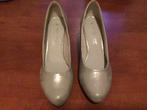 Goud/zilver kleurige dames pump Marco Tozzi maat 39 zgan, Kleding | Dames, Schoenen, Pumps, Overige kleuren, Marco Tozzi, Ophalen of Verzenden