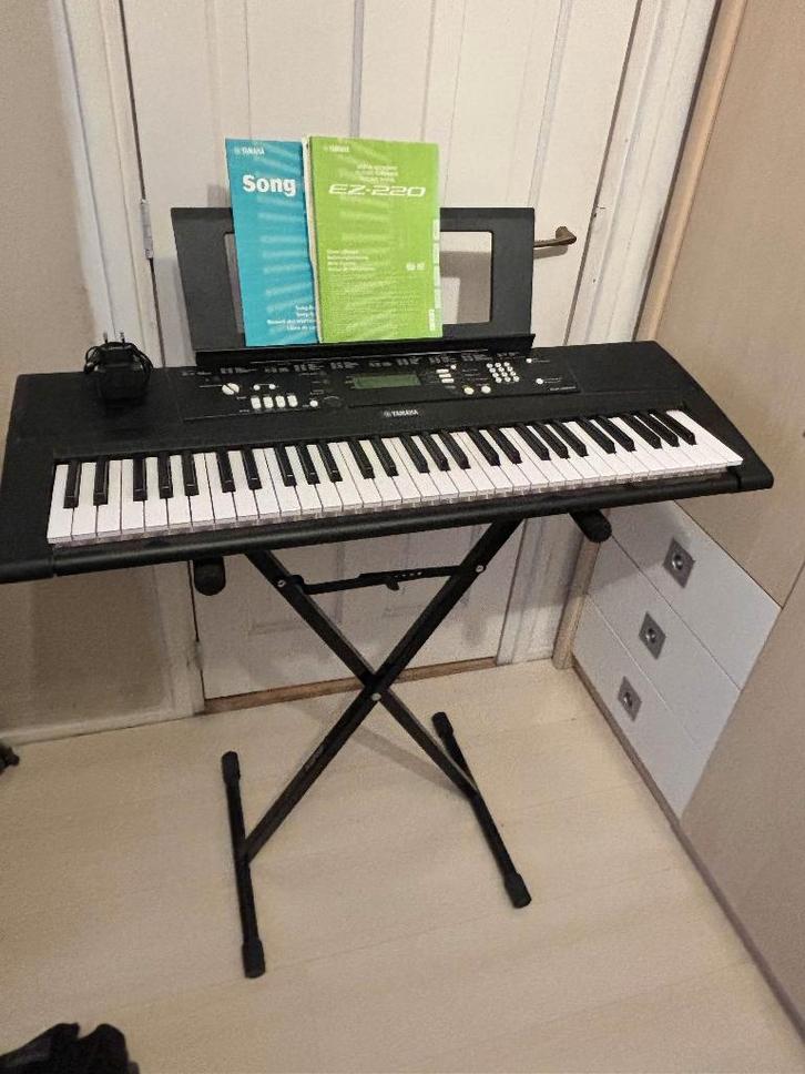 EZ-220 Digital Keyboard – Compleet & Zeer Goede Staat, Muziek en Instrumenten, Keyboards, Zo goed als nieuw, 61 toetsen, Yamaha