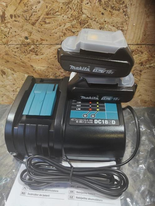 #Nieuw - Makita accu pack (2x accu) met enkele lader, Doe-het-zelf en Verbouw, Gereedschap | Overige machines, Nieuw, Ophalen of Verzenden