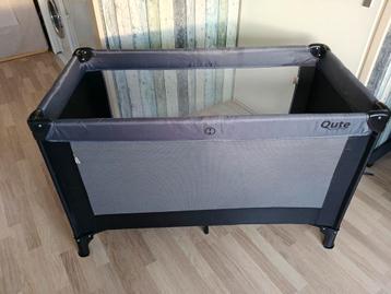 Qute Campingbedje + Matras - Zo Goed Als Nieuw! beschikbaar voor biedingen