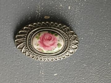 broche tin (gemerkt) beschikbaar voor biedingen