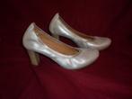 pumps  met  hoge hak  maat: 40 merk :  hispanitas , Pumps, Ophalen of Verzenden, Zo goed als nieuw, Grijs