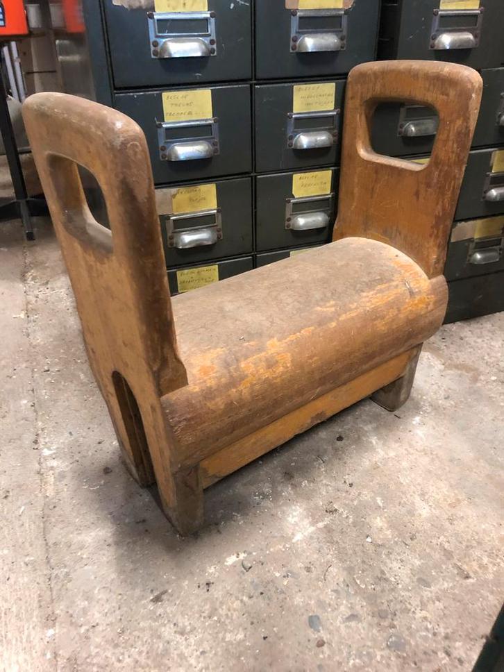 Oud houten turntoestel balkzadel landelijk vintage krukje, Antiek en Kunst, Antiek | Meubels | Stoelen en Banken, Ophalen