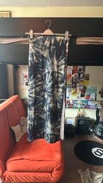 Tie dye lange rok met split maat xs Bershka, Kleding | Dames, Rokken, Blauw, Zo goed als nieuw, Maat 34 (XS) of kleiner, Onder de knie