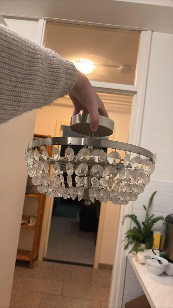 Twee identieke kroonluchters, Huis en Inrichting, Lampen | Kroonluchters, Gebruikt, Kunststof, Ophalen