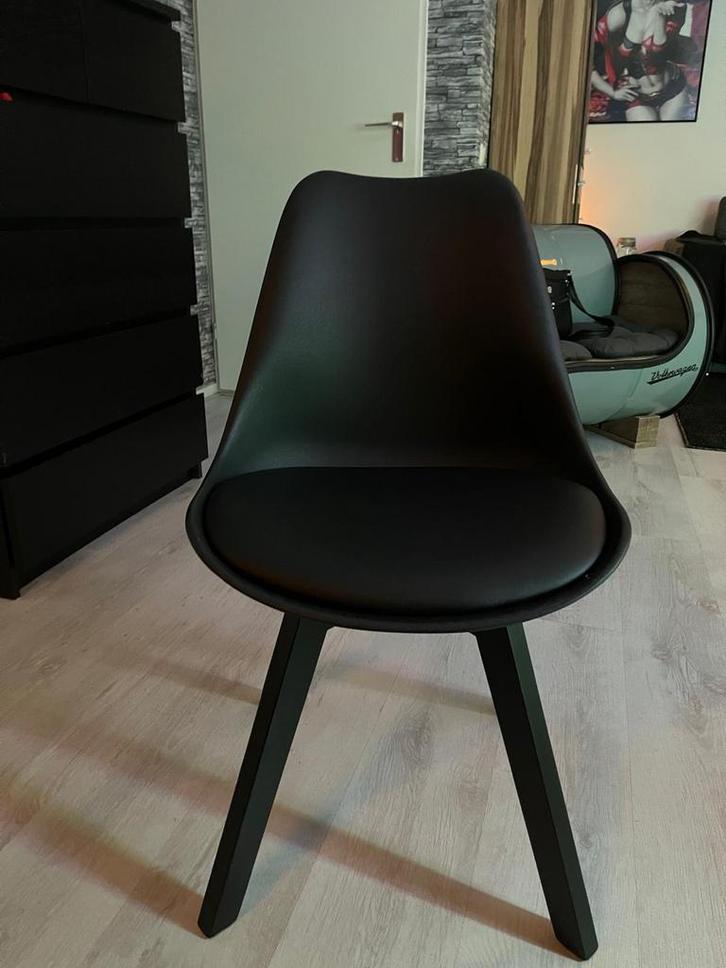 4 Eetkamerstoelen Zwart ..., Huis en Inrichting, Stoelen, Zo goed als nieuw, Vier, Hout, Zwart, Ophalen