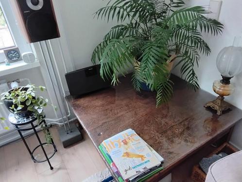 Prachtige oude robuuste doorleefde salontafel, Huis en Inrichting, Tafels | Salontafels, Minder dan 50 cm, 50 tot 100 cm, Vierkant