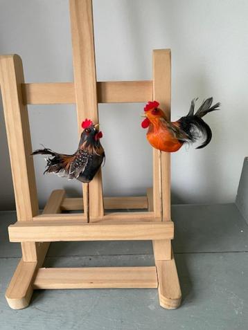 2 x vintage prikker met kippetje / kip. Echte veren. Pasen.  beschikbaar voor biedingen