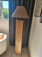 Steigerhouten vloerlamp, Huis en Inrichting, Lampen | Vloerlampen, Hout, 100 tot 150 cm, Rustiek, Ophalen of Verzenden