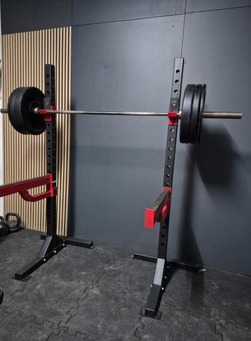 Squatrack / Squatsteunen met Halterset (Bumperplates) beschikbaar voor biedingen