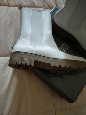 Oxmox boots, gebroken wit maat 42 beschikbaar voor biedingen