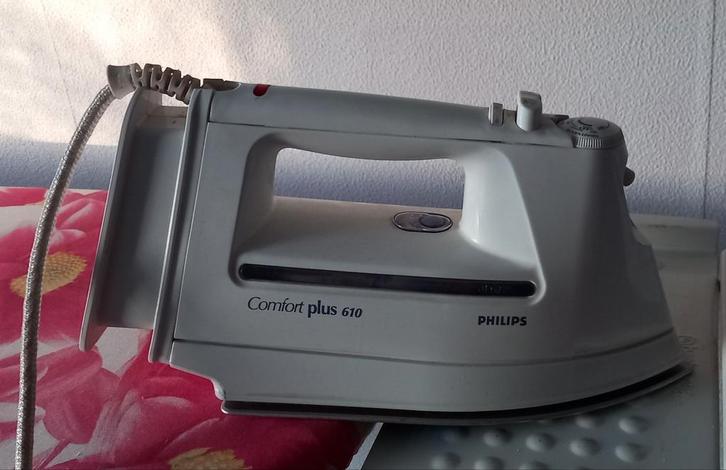 Brabantia strijkplank + Philips stoomstrijkijzer, Witgoed en Apparatuur, Strijkijzers en Strijkplanken, Gebruikt, Strijkijzer met snoer