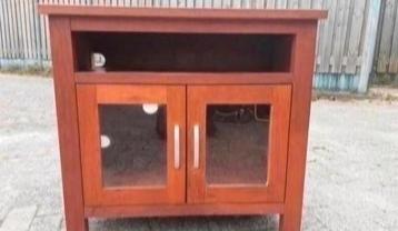 Houten kast  beschikbaar voor biedingen