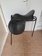 Tekna springzadel 17 inch, Dieren en Toebehoren, Paarden en Pony's | Zadels, Ophalen of Verzenden, Springen, Zo goed als nieuw