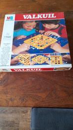 Vintage jaren 70 80 90 Valkuil MB bordspellen gezelschapsspe, Hobby en Vrije tijd, Gezelschapsspellen | Bordspellen, Een of twee spelers