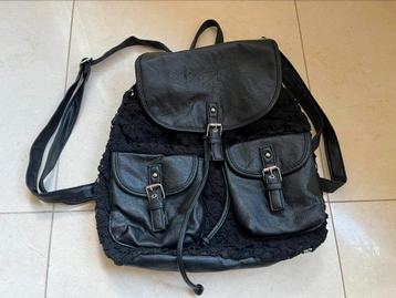 Claire’s rugzak/rugtas zwart kant/leerlook 28x30x12 beschikbaar voor biedingen