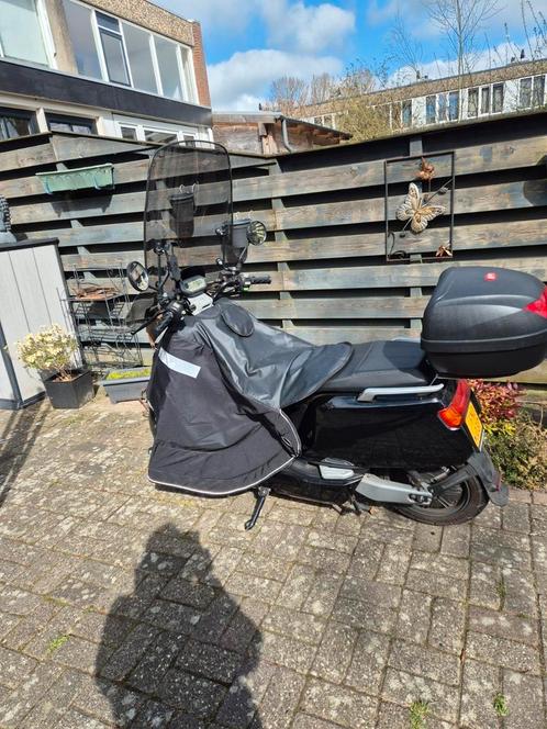 niu, Fietsen en Brommers, Brommeronderdelen | Scooters, Zo goed als nieuw, Overige merken, Overige typen, Ophalen