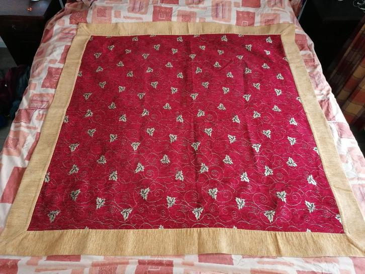 Sprei / sierdeken / tafelkleed, Huis en Inrichting, Woonaccessoires | Plaids en Woondekens, Zo goed als nieuw, Ophalen