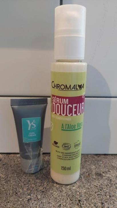 Serum douceur chromalya en gratis curl cream ECO CG curly gi, Sieraden, Tassen en Uiterlijk, Uiterlijk | Haarverzorging, Gebruikt