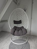 Witte hangstoel swing met standaard Xenos zgan, Huis en Inrichting, Stoelen, Wit, Ophalen of Verzenden, Zo goed als nieuw, Metaal