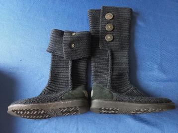 Ugg Classic Cardy zwarte laarzen beschikbaar voor biedingen