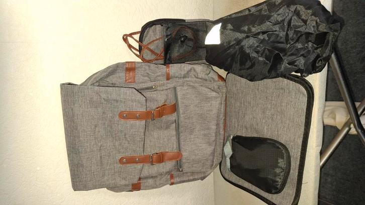 Rugzak met diversen spullen.( nieuw), Sport en Fitness, Bergsport en Wandelen, Nieuw, Rugzak, Ophalen