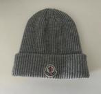 Moncler muts grijs, Kleding | Heren, Mutsen, Sjaals en Handschoenen, Ophalen of Verzenden, Zo goed als nieuw, Overige maten, Muts