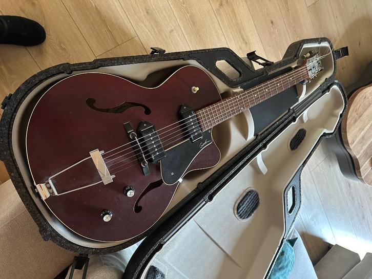 Godin 5th Avenue CW Kingpin II semi-akoestische gitaar, Muziek en Instrumenten, Snaarinstrumenten | Gitaren | Elektrisch, Zo goed als nieuw