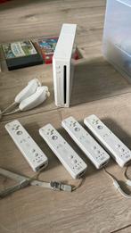 Nintendo Wii + 4 controllers + games, Spelcomputers en Games, Spelcomputers | Nintendo Wii, Met 2 controllers, Ophalen of Verzenden